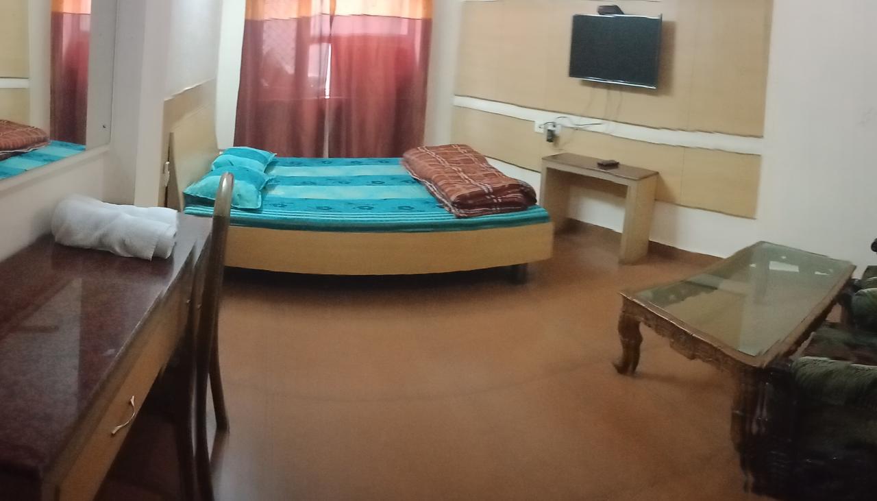 Hotel Palace Hoshiarpur エクステリア 写真